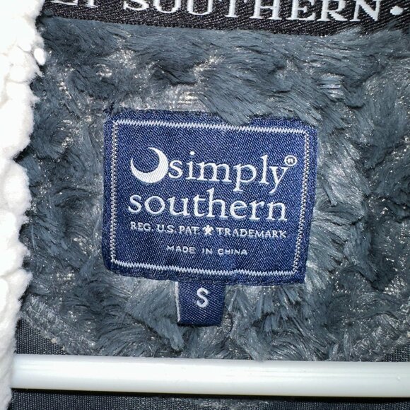 Very Soft and Fuzzy 1/4 Zip by Simply Southern Size Small - Picture 2 of 3